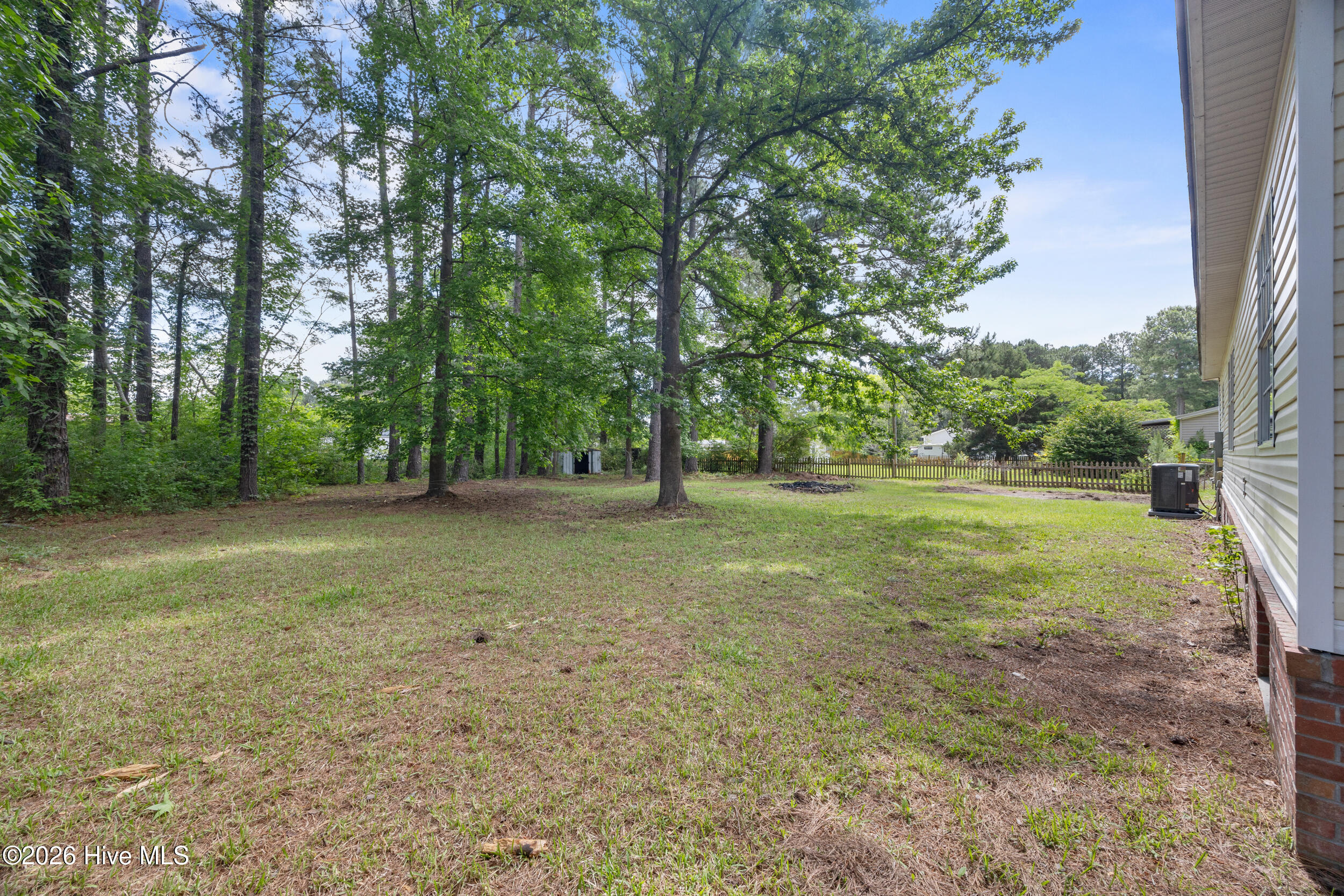 211 Pond Road Rocky Point, NC 28457 - Photo 24 of 38 25_backyard