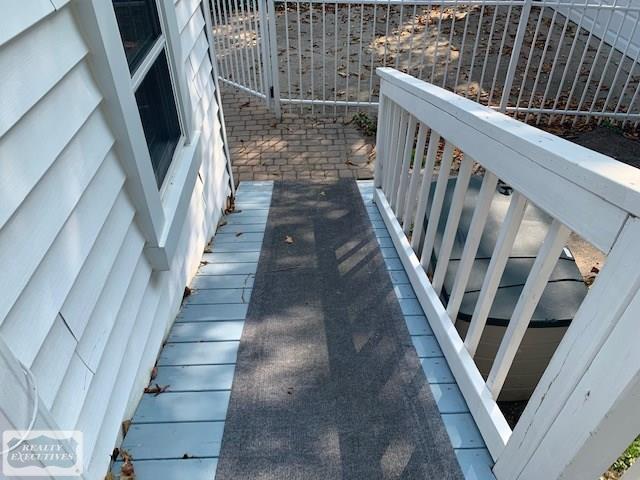 97 Muir Road Grosse Pointe, MI 48236 - Photo 6 of 34 50024547-5.JPG