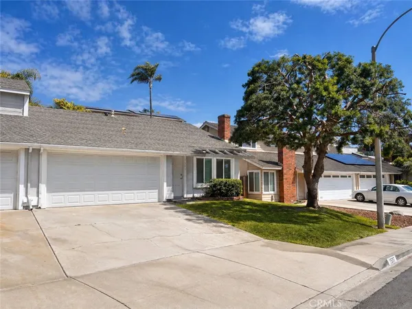$1,075,000 | 1507 Lower Lake Court, Cardiff-by-the-Sea, CA 92007