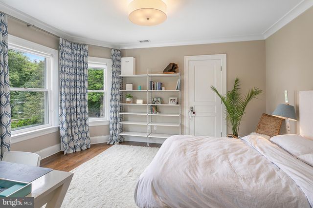 $4,400,000 | 9 West Irving Street, Chevy Chase, MD 20815