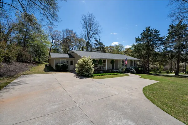 $525,000 | 102 Robin Street, Clemson, SC 29631