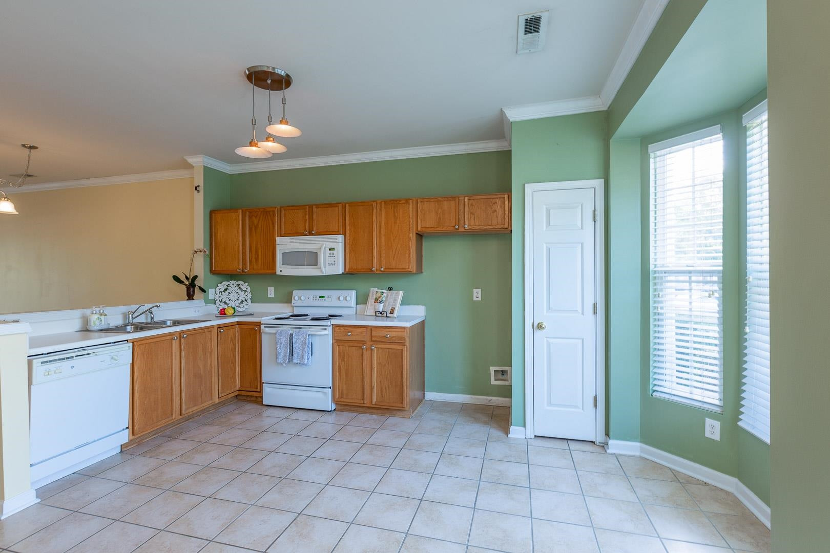1731 Sorrell Brook Way Raleigh, NC 27609 - Photo 5 of 26 Photo 5