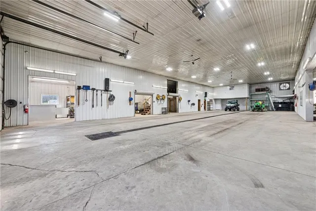 a view of livingroom with furniture