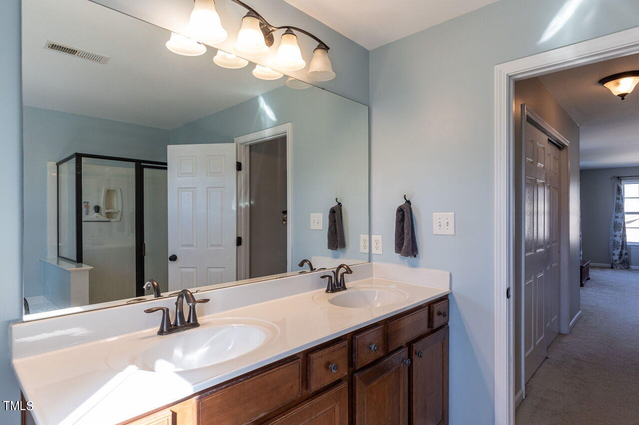 100 Acentala Court Raleigh, NC 27603 - Photo 28 of 41 028-1280x960-master-bathroom
