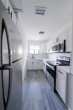 $2,250 | 3417 Northwest 22nd Avenue, Unit 7, Miami, FL 33142