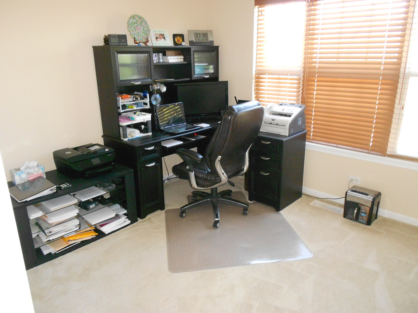 1721 Pin Oak Lane Elgin, IL 60120 - Photo 26 of 39 a workspace with furniture and a window