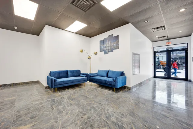 $1,950 | 4350 West Lawrence Avenue, Unit 408, Chicago, IL 60630