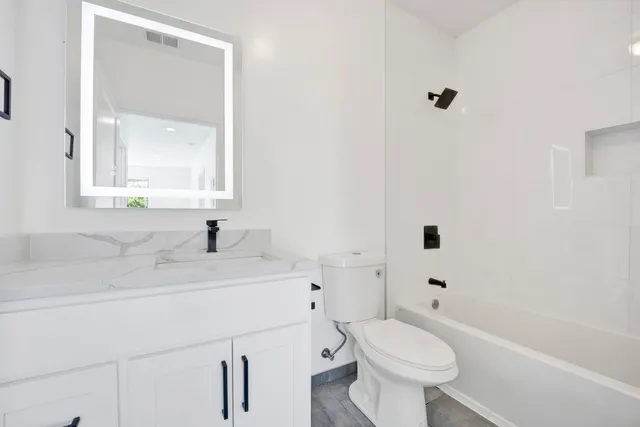 $1,950 | 4350 West Lawrence Avenue, Unit 408, Chicago, IL 60630