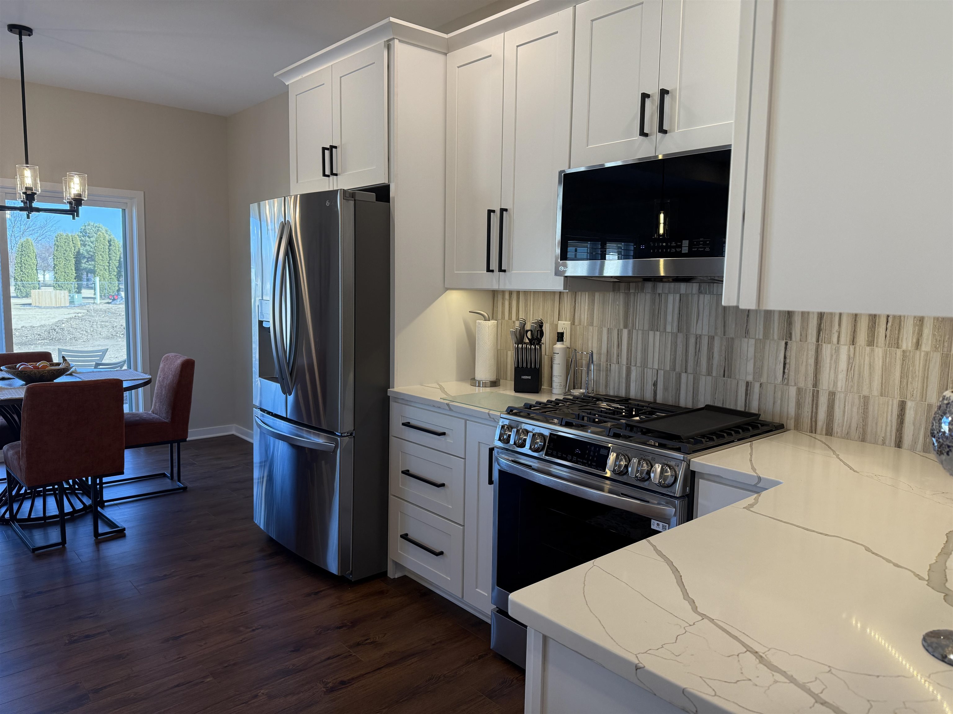 3147 South Bartells Drive Beloit, WI 53511 - Photo 4 of 27