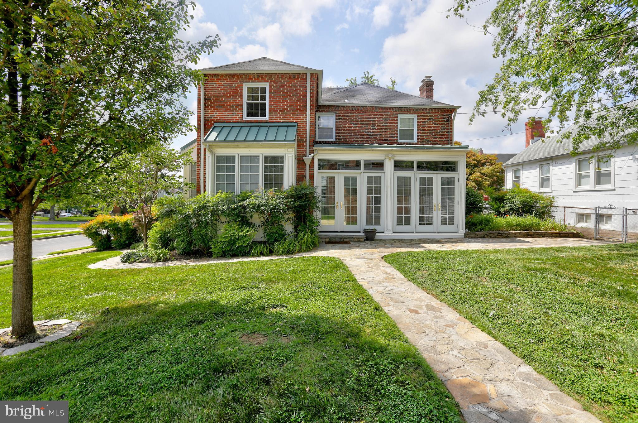 4300 Barrington Road Baltimore, MD 21229 - Photo 8 of 30 More than enough space to host parties or events