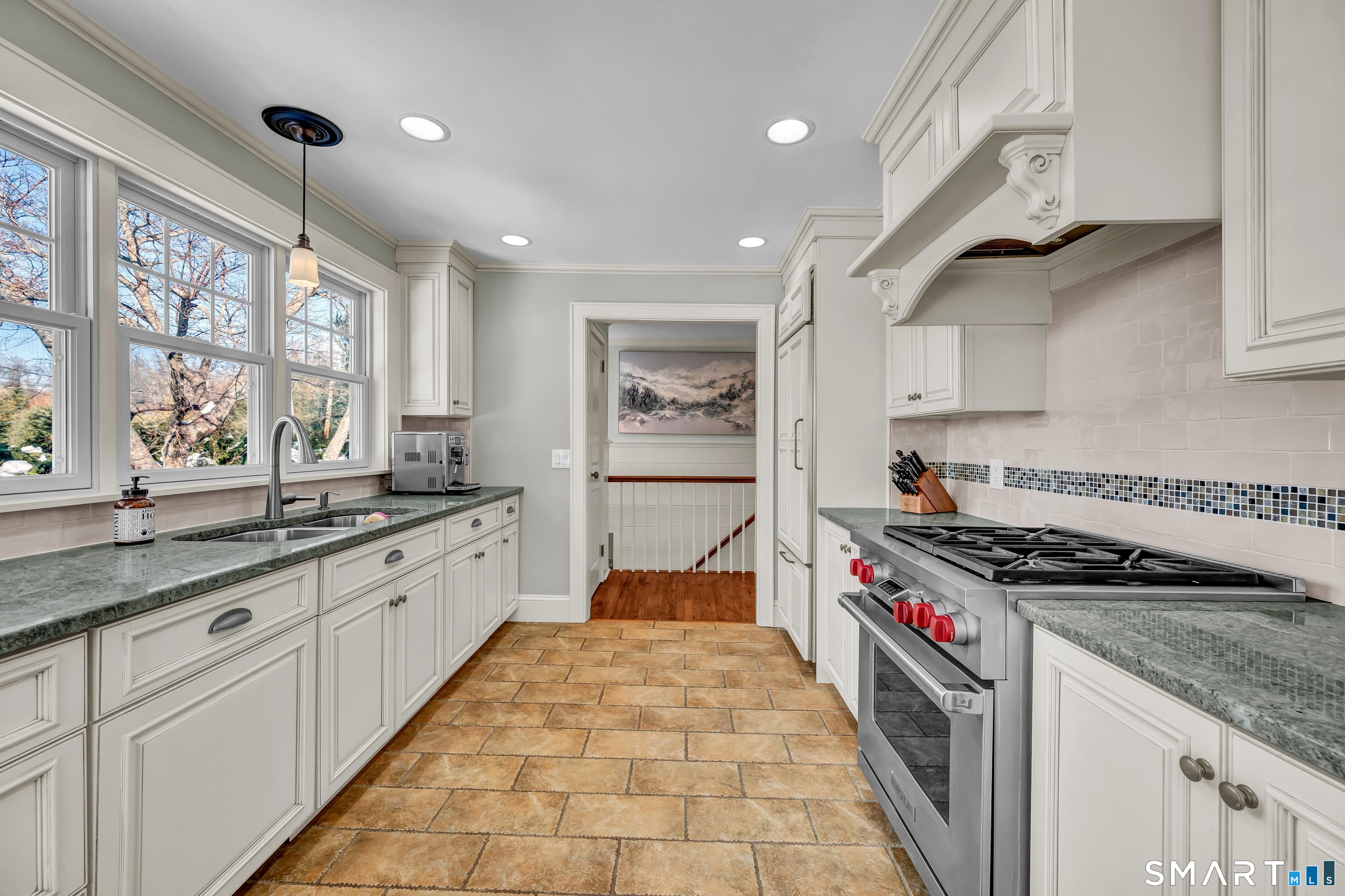 2 A Lakeview Road Brookfield, CT 06804 - Photo 11 of 40 Well-appointed updated Kitchen with high-end appliances.