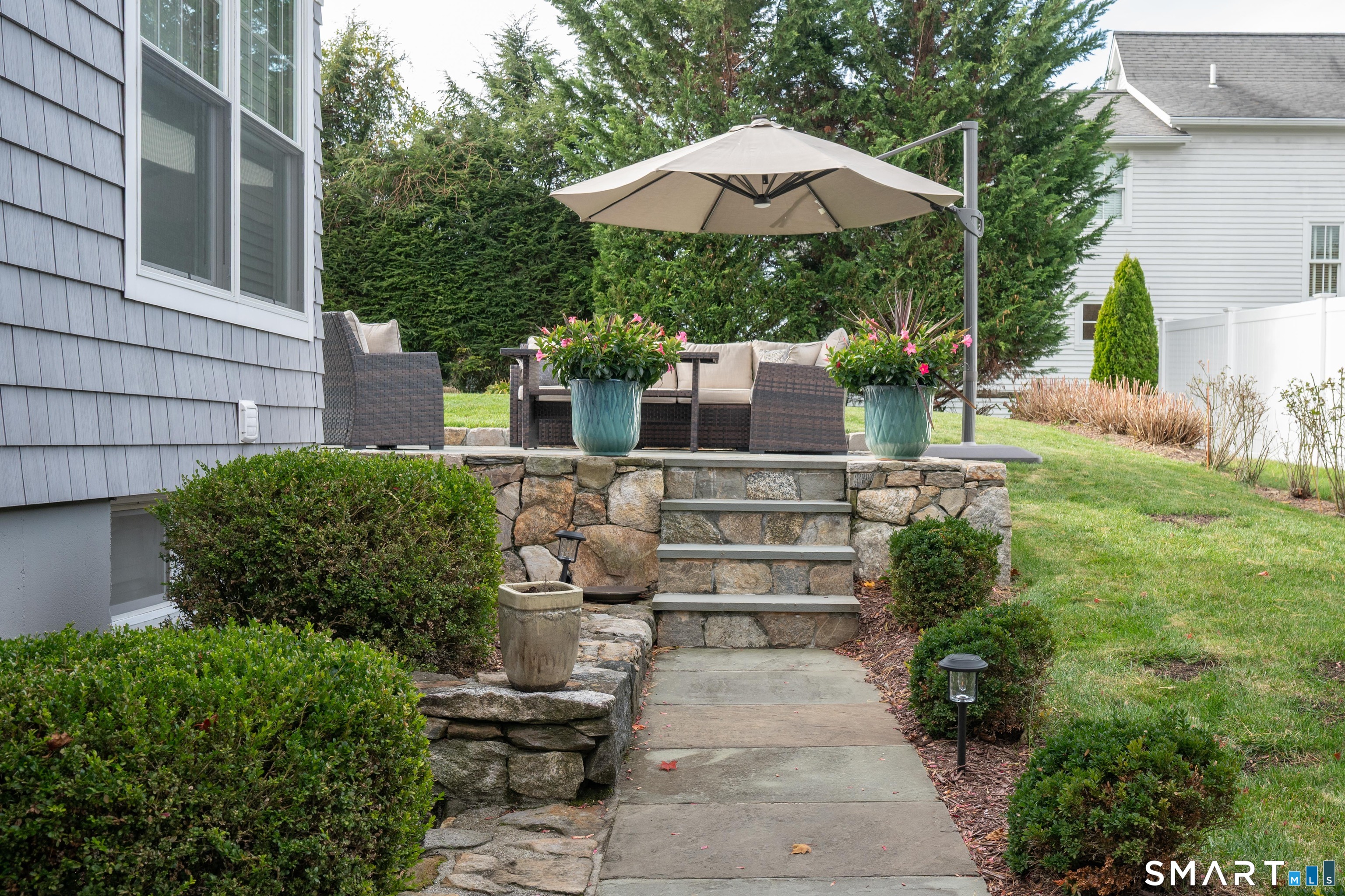 2 A Lakeview Road Brookfield, CT 06804 - Photo 5 of 40 Hardscaping to huge bluestone patio