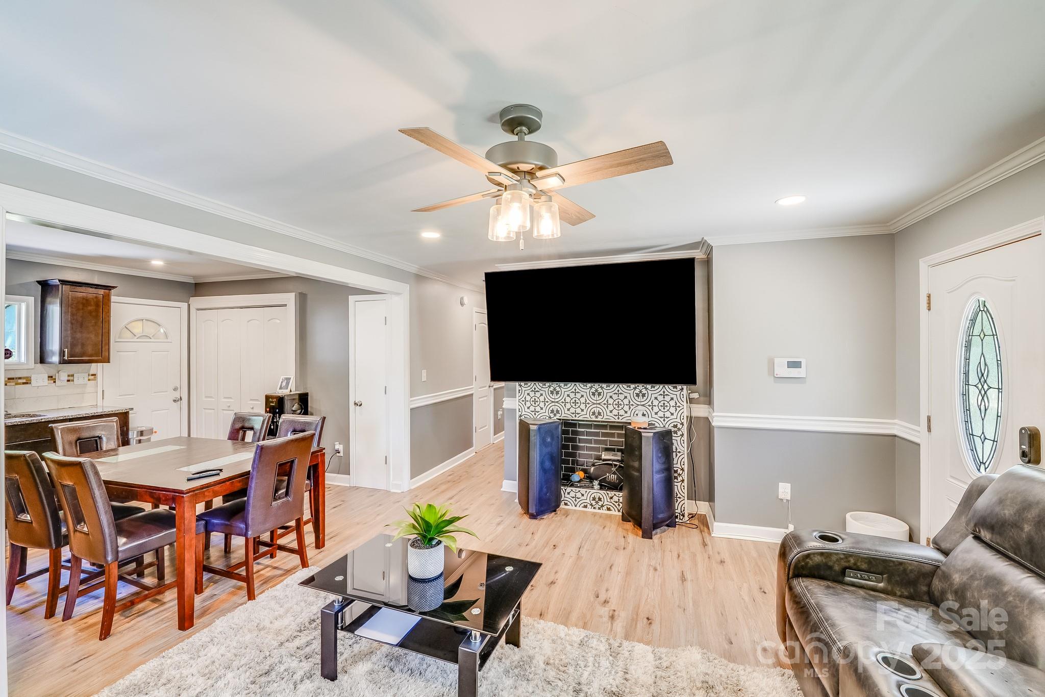 2614 Thornton Road Charlotte, NC 28208 - Photo 11 of 28 Gallery Image 11
