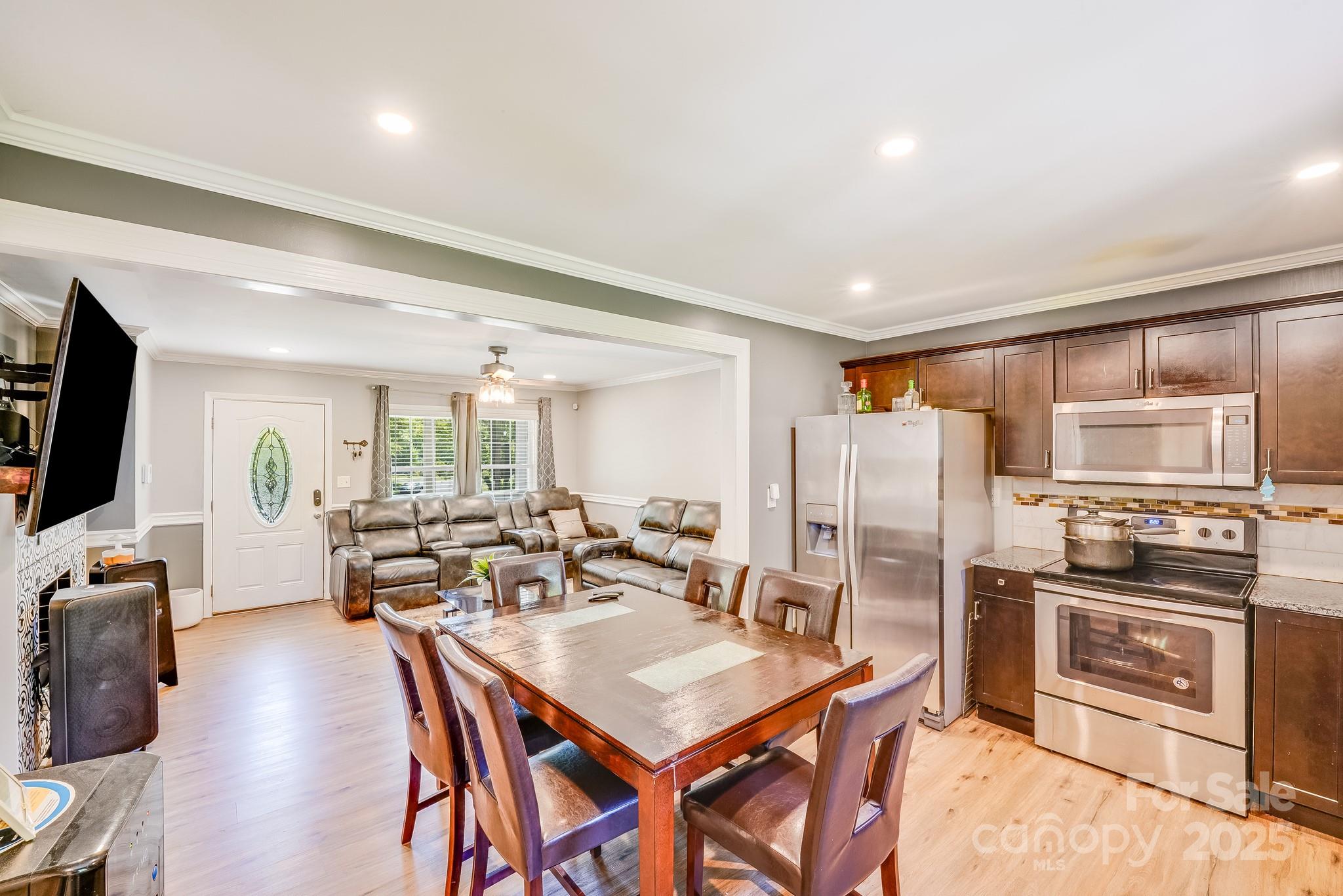 2614 Thornton Road Charlotte, NC 28208 - Photo 14 of 28 Gallery Image 14