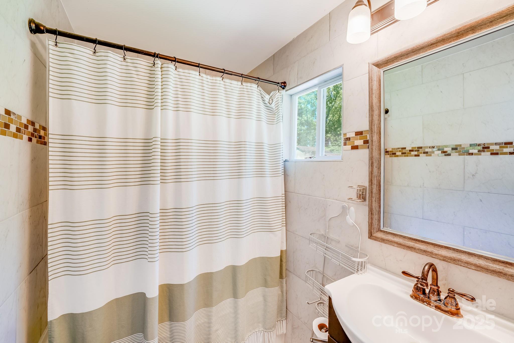 2614 Thornton Road Charlotte, NC 28208 - Photo 25 of 28 Gallery Image 25