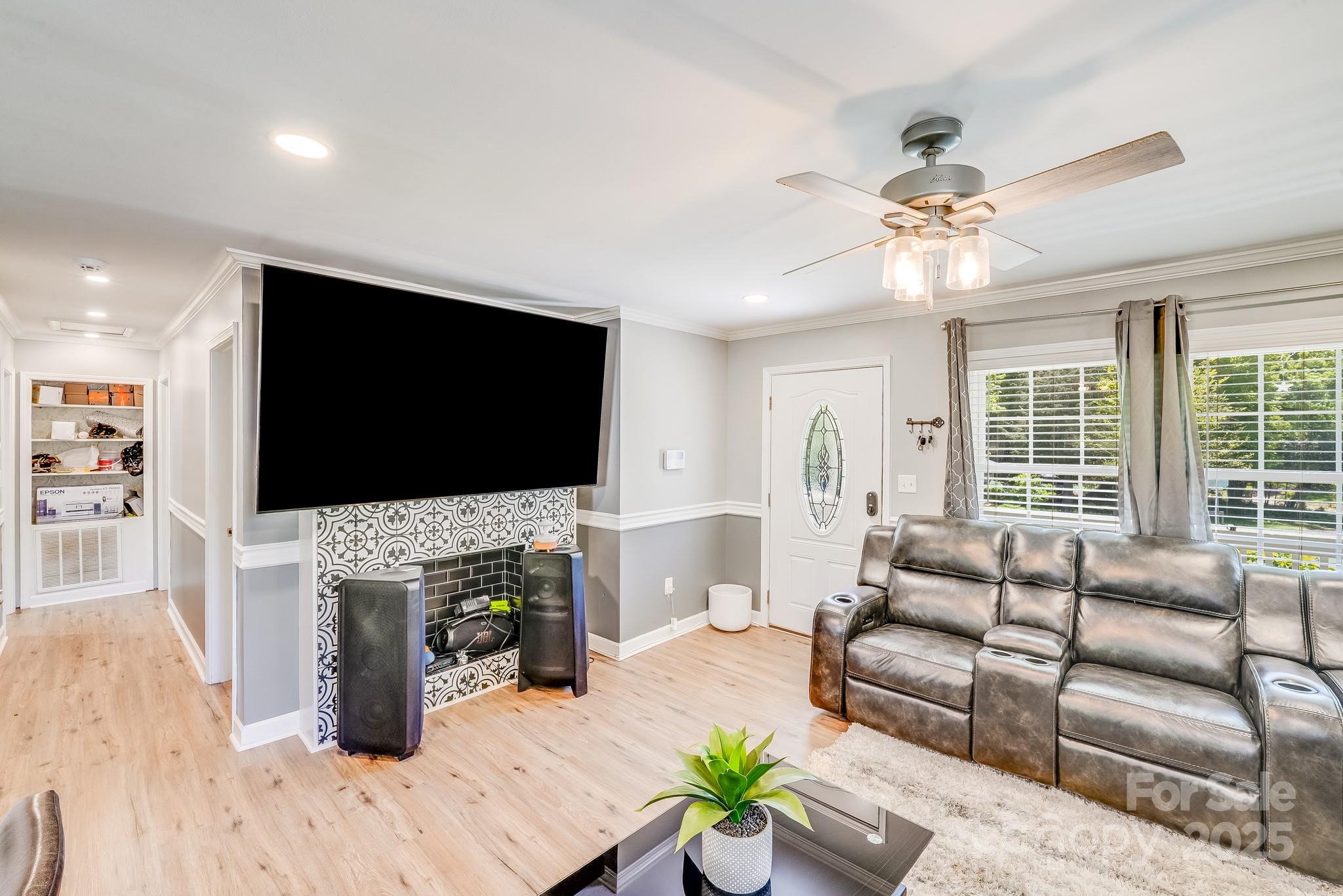 2614 Thornton Road Charlotte, NC 28208 - Photo 8 of 28 Gallery Image 8