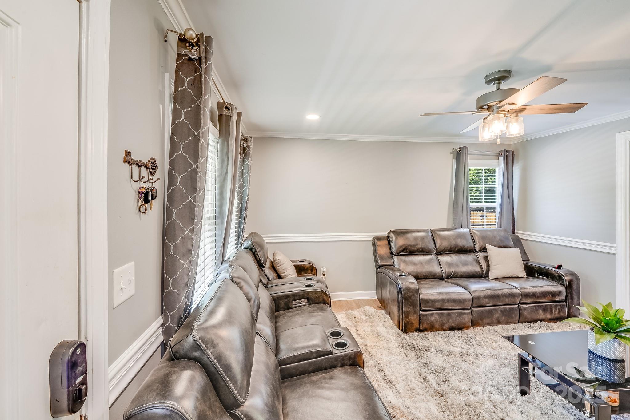 2614 Thornton Road Charlotte, NC 28208 - Photo 9 of 28 Gallery Image 9