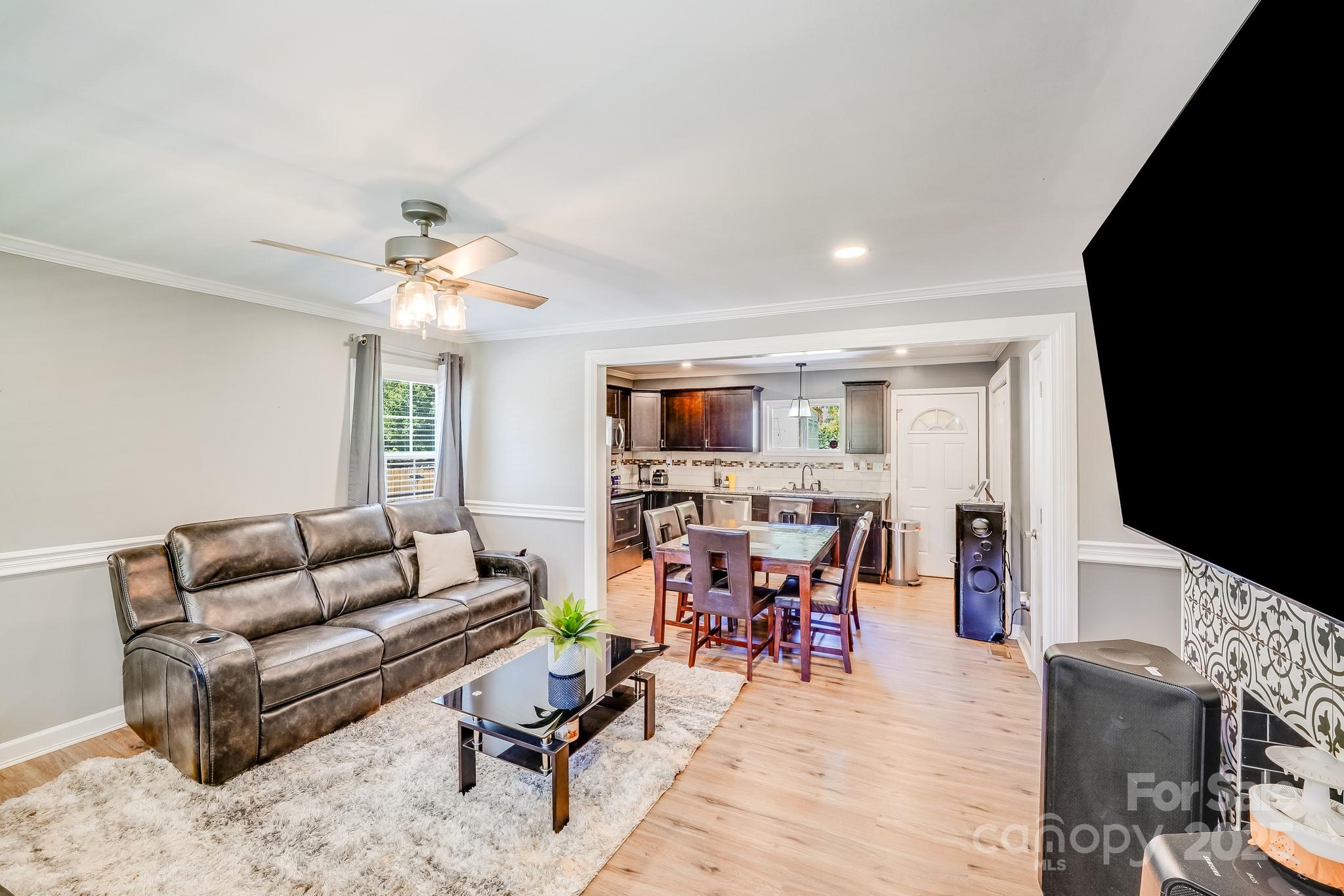2614 Thornton Road Charlotte, NC 28208 - Photo 10 of 28 Gallery Image 10