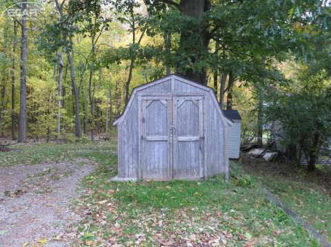 10181 Maple Road Birch Run, MI 48415 - Photo 9 of 10 20423111-8.JPG