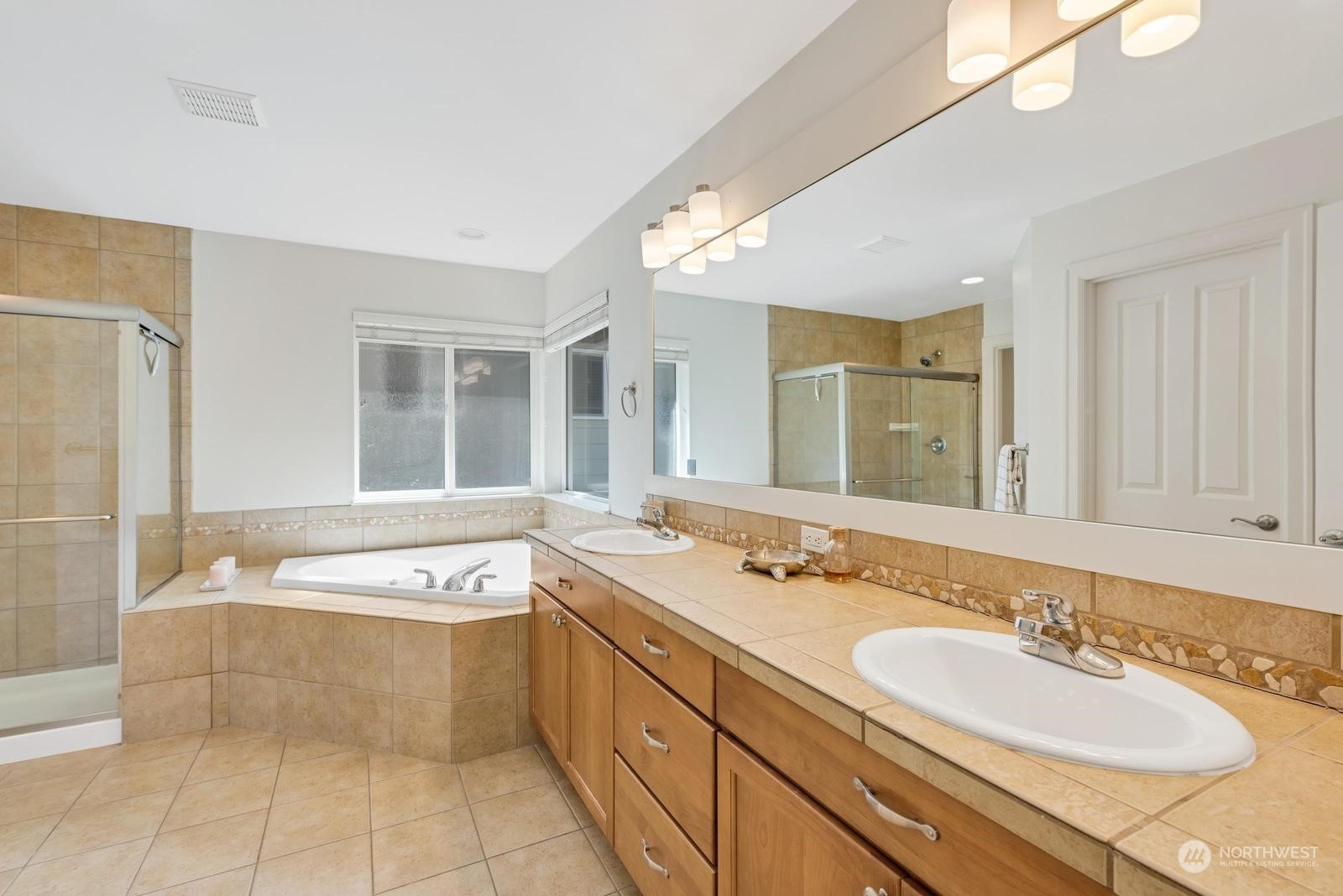 11159 Northeast 162nd Street Bothell, WA 98011 - Photo 18 of 34 Gallery Image 18