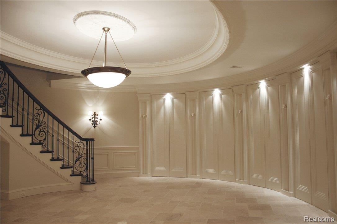 730 Vaughan Road Bloomfield Hills, MI 48304 - Photo 13 of 18 LowerLobby