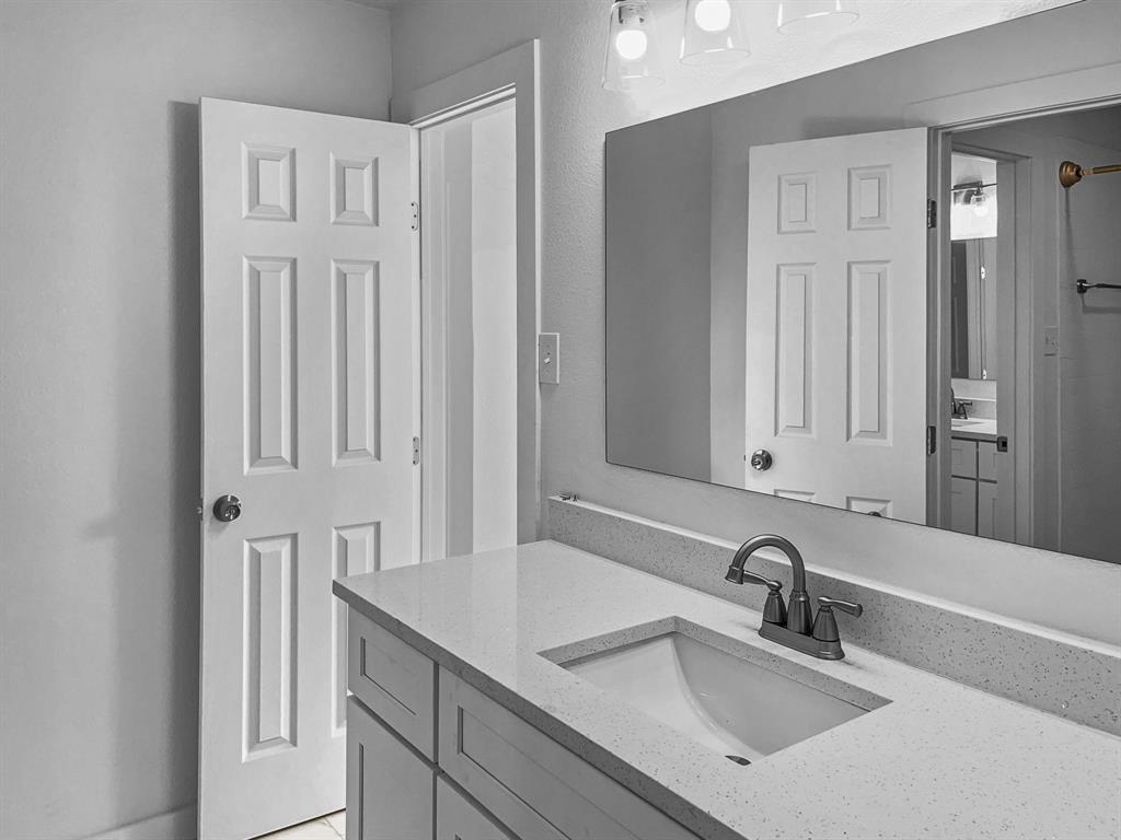 2720 Rochelle Point Irving, TX 75062 - Photo 20 of 21