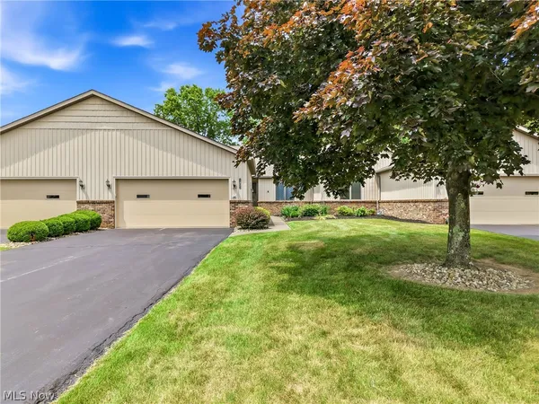 $265,000 | 1453 Tripodi Circle, Unit C, Niles, OH 44446