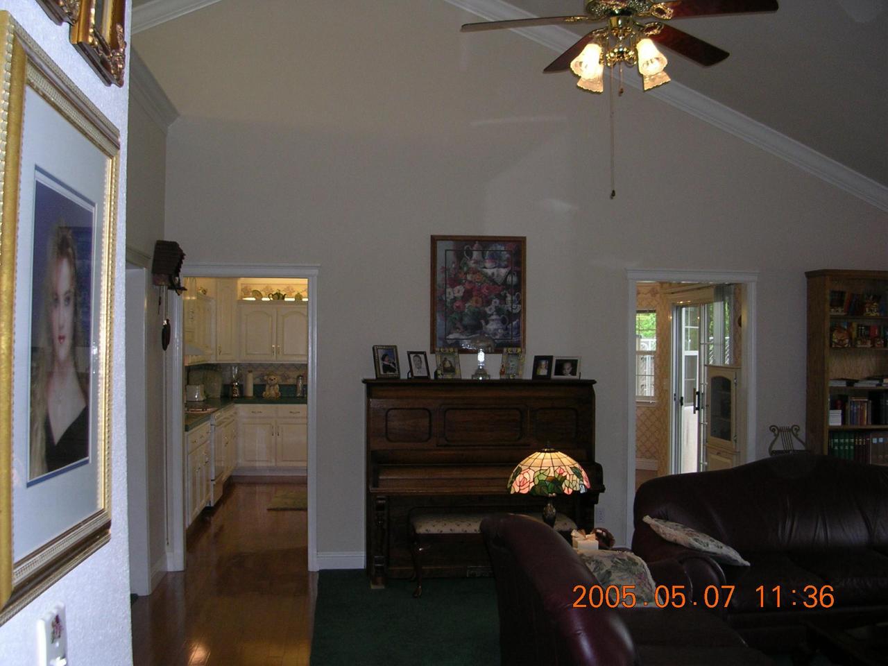 4920 Bidwell Road Redding, CA 96001 - Photo 6 of 10 living room