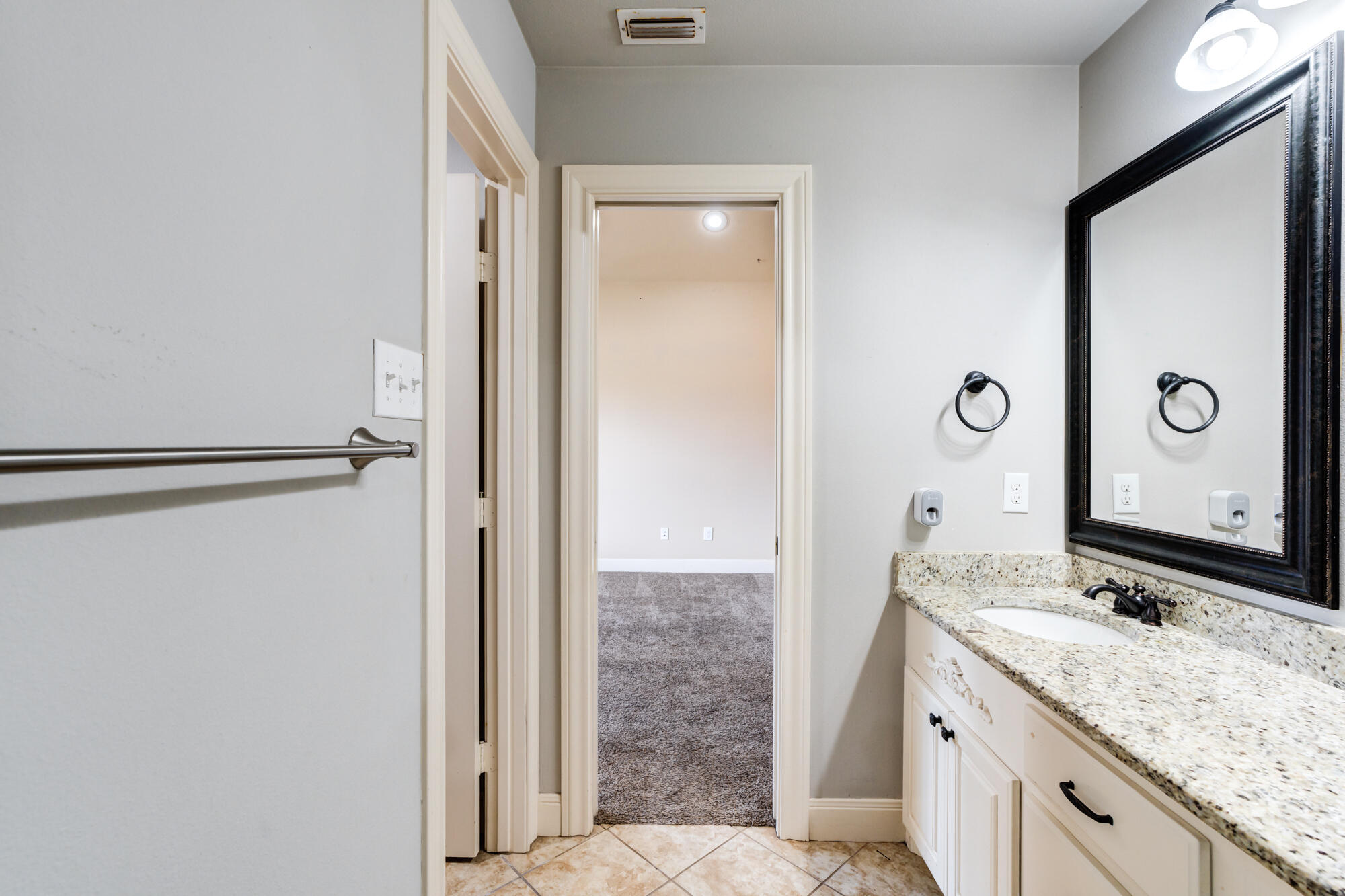 6309 76th Street Lubbock, TX 79424 - Photo 42 of 61 6309-76th-St_Lubbock-TX_36_Bathroom-3