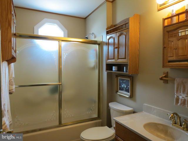 13947 Fairview Road Clear Spring, MD 21722 - Photo 7 of 22 Bath-Main Level