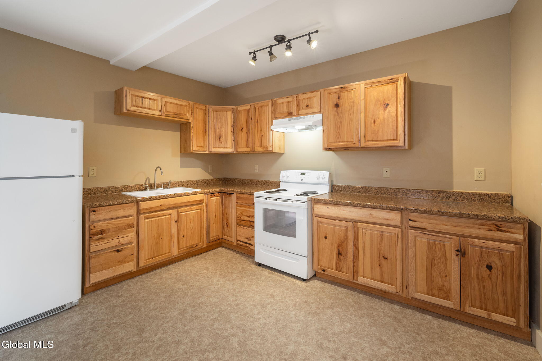 108 Division Street, Unit 7 Cobleskill, NY 12043 - Photo 11 of 15 12-108DivisionSt_12