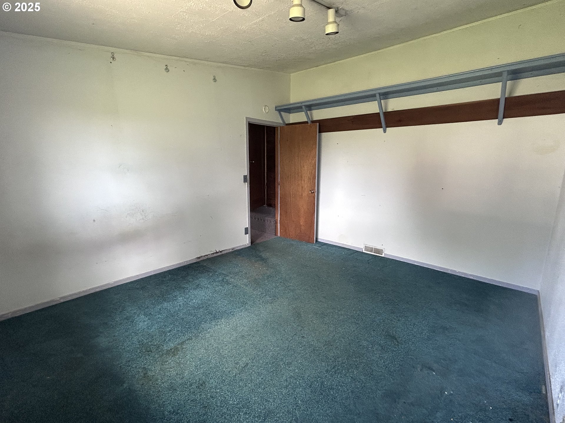 12403 South Eby Road Canby, OR 97013 - Photo 18 of 26 a view of an empty room