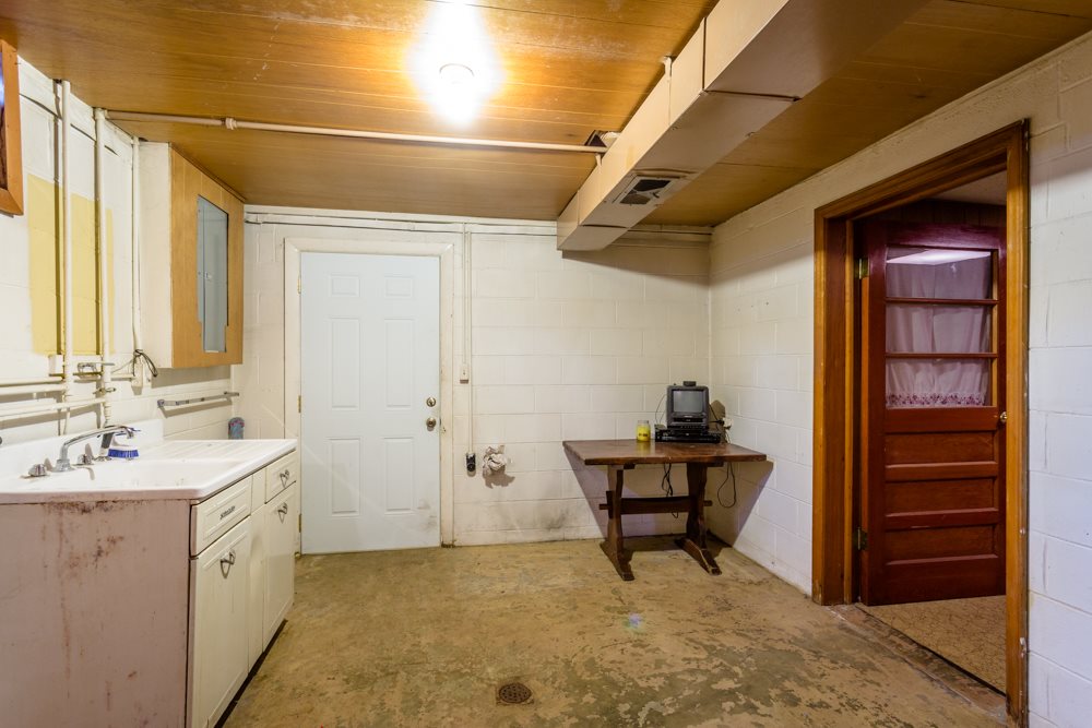 719 Middlebrook Road Staunton, VA 24401 - Photo 18 of 26 a view of a hallway with seating area