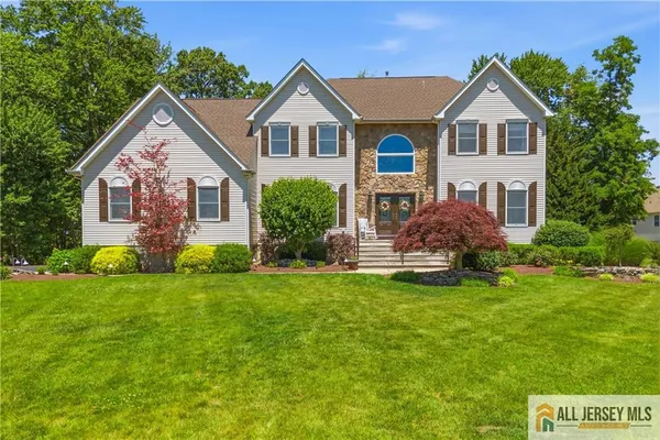 $1,350,000 | 16 Kings Court, Monroe Township, NJ 08831