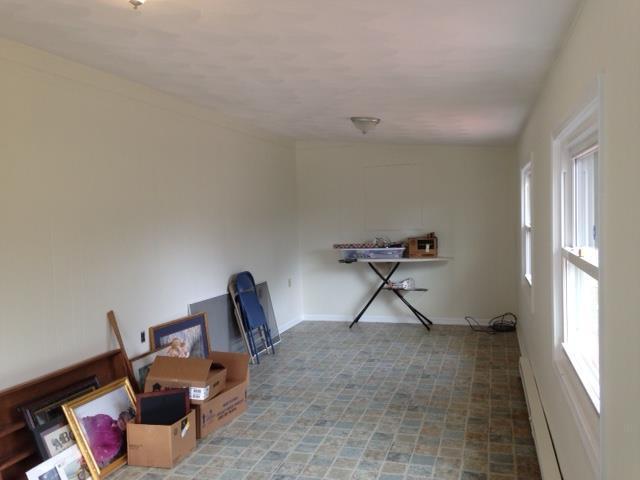 6807 Goff Road Roanoke, VA 24019 - Photo 14 of 23 Family Room (left side)