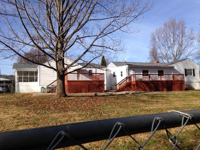 6807 Goff Road Roanoke, VA 24019 - Photo 4 of 23 Rear of Home
