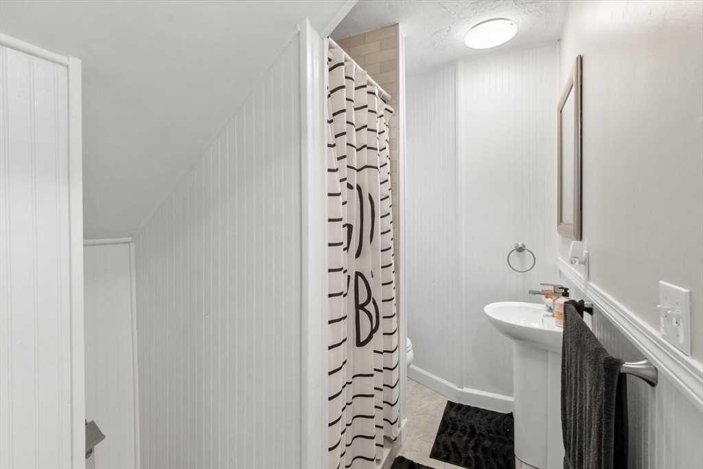 11 Holten Street Danvers, MA 01923 - Photo 21 of 35