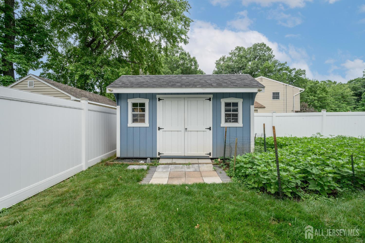 519 Calvert Road North Brunswick, NJ 08902 - Photo 34 of 46