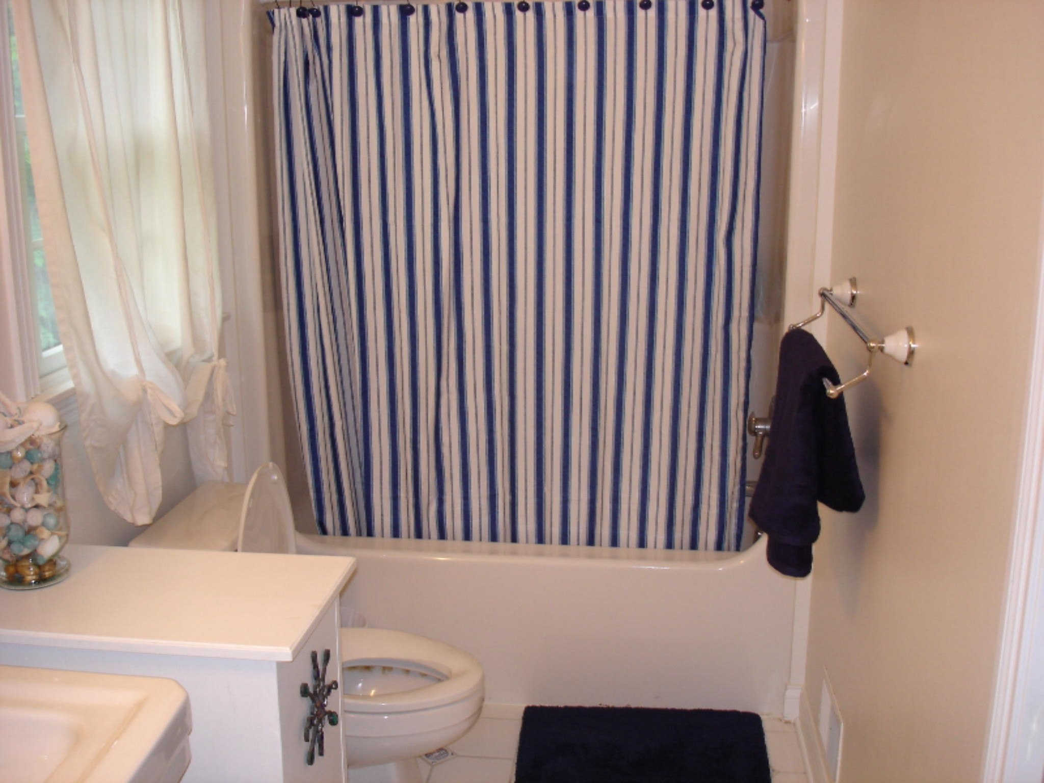 2179 Autumn Ridge St. Joseph, MI 49085 - Photo 41 of 53 JACK AND JILL BATH