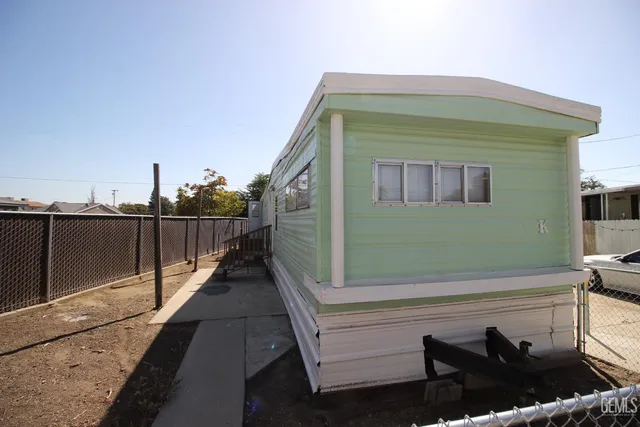 a house view with a outdoor space