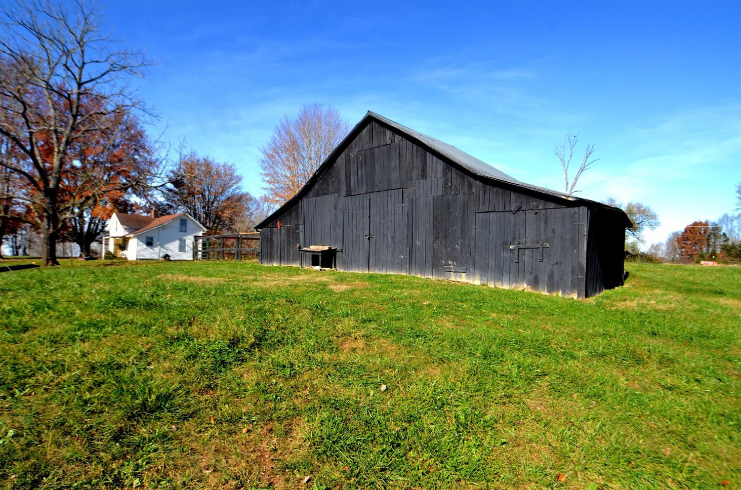 144 Opossum Run Road Irvine, KY 40336 - Photo 9 of 34 Keep your tools high and dry as you buil