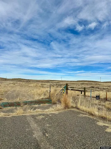 $130,000 | 2517 Highway 20, Worland, WY 82401