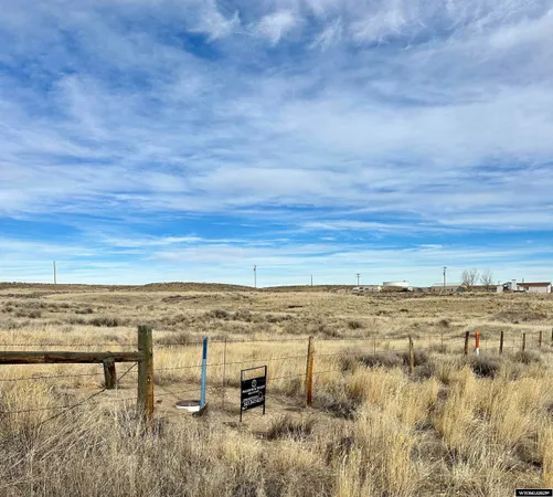 $130,000 | 2517 Highway 20, Worland, WY 82401
