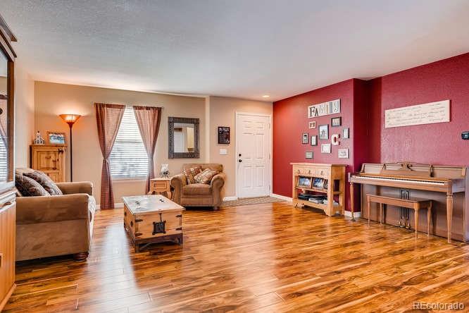 10038 Strathfield Lane Highlands Ranch, CO 80126 - Photo 2 of 25 Gallery Image 2