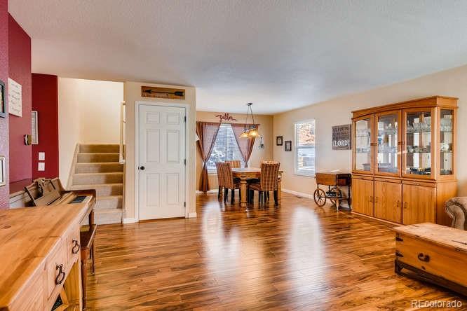 10038 Strathfield Lane Highlands Ranch, CO 80126 - Photo 4 of 25 Gallery Image 4