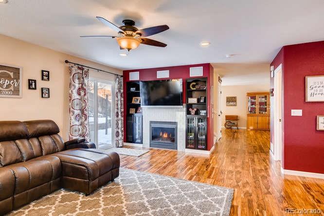 10038 Strathfield Lane Highlands Ranch, CO 80126 - Photo 10 of 25 Gallery Image 10