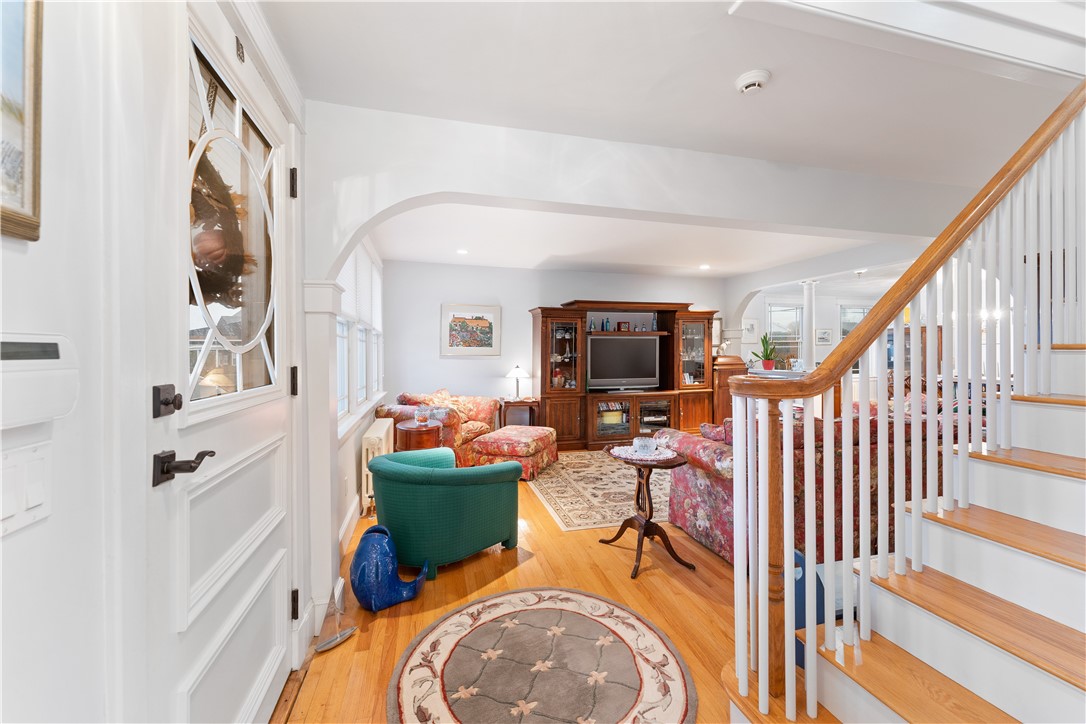 119 Purgatory Road Middletown, RI 02842 - Photo 11 of 45 Oceanside Entryway