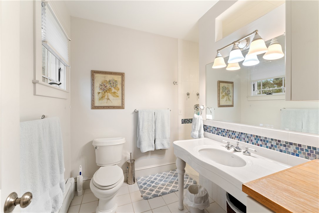 119 Purgatory Road Middletown, RI 02842 - Photo 22 of 45 First Floor Suite