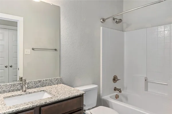 $1,595 | 334 Creekside Curve, New Braunfels, TX 78130