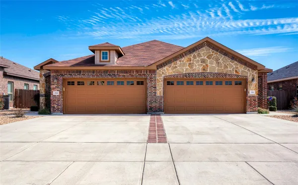 $1,595 | 334 Creekside Curve, New Braunfels, TX 78130